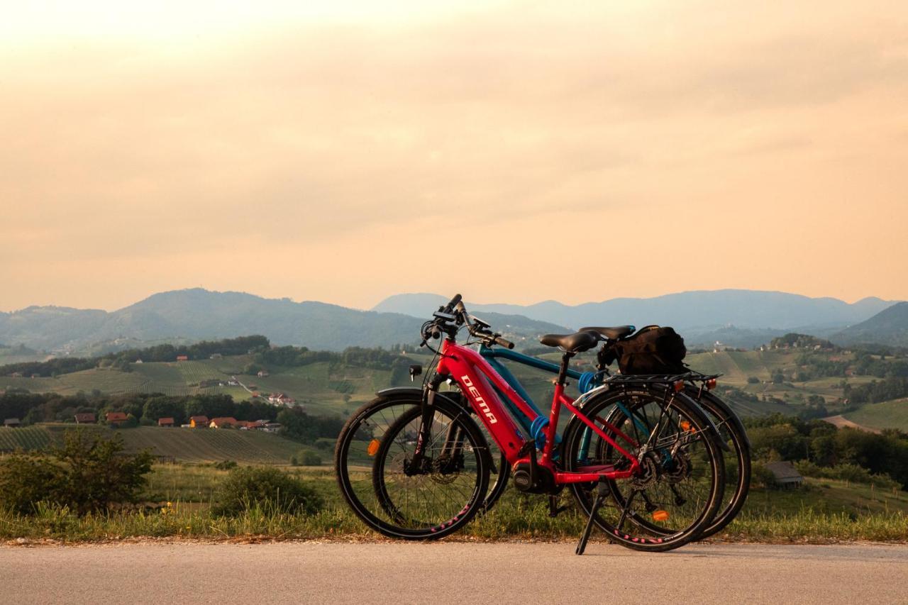 Kozjanski Dvor Podcetrtek Esterno foto