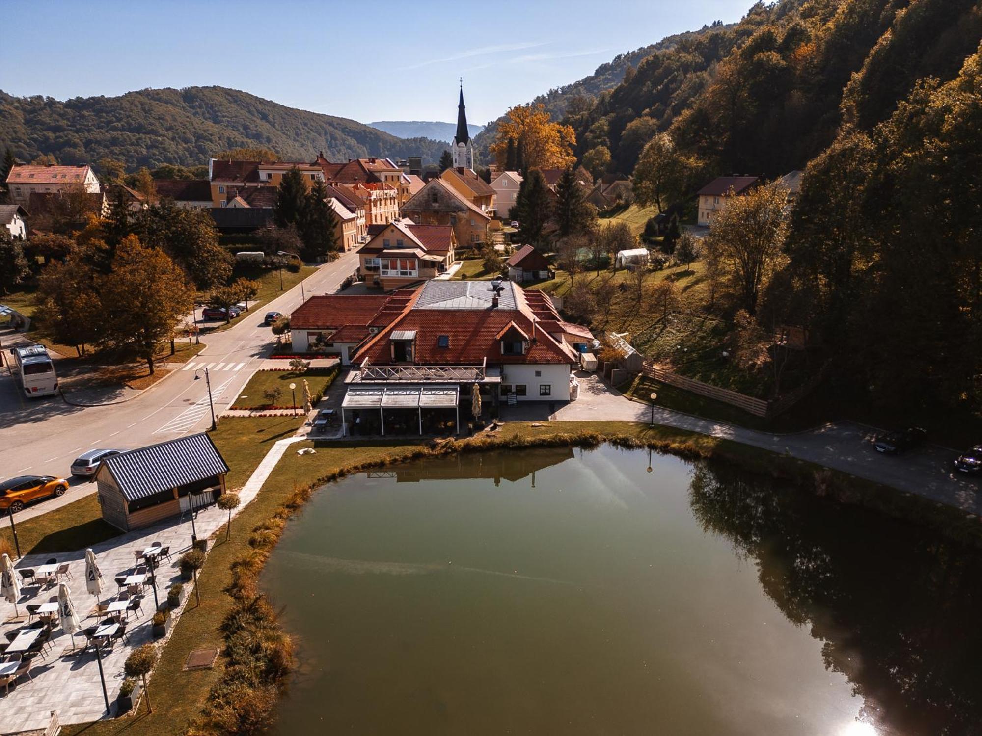 Kozjanski Dvor Podcetrtek Esterno foto